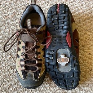 Specialized mountain biking shoes with clips